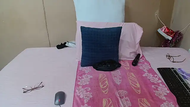 SugarPoppy24xxx webcam