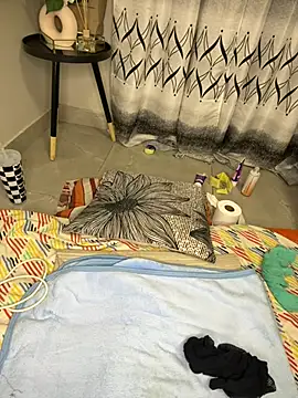 Nicole_bash webcam