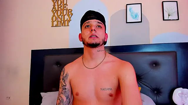 Boy_Mathew webcam