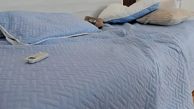 Lois_stone webcam