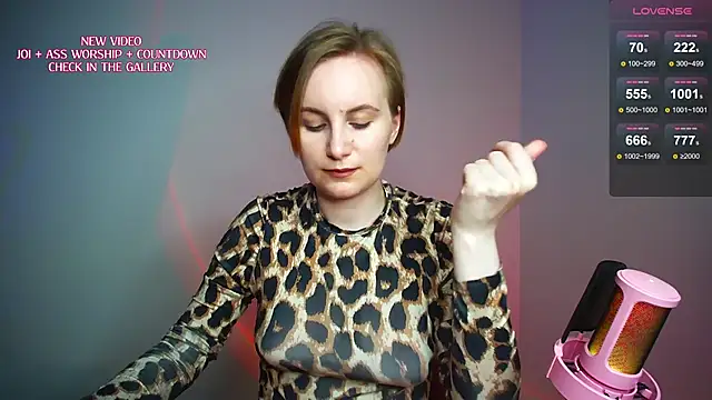 KinkyMissCherry webcam
