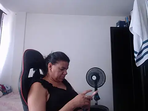 Adriana_0312 webcam