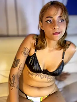 LeylaKnox webcam
