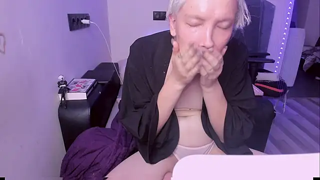 Lyricca webcam