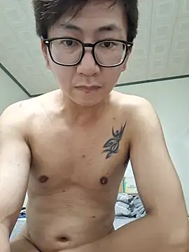 niangogobiggg (Ask my age) - 求打賞買新衣服