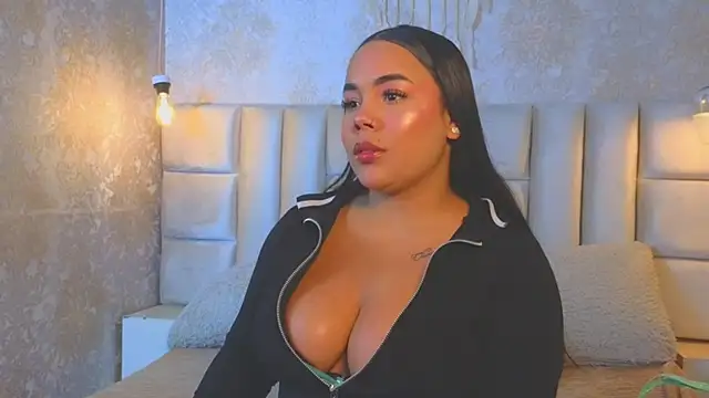 EmilyQueen3x webcam