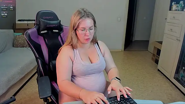 Pregnantariana webcam