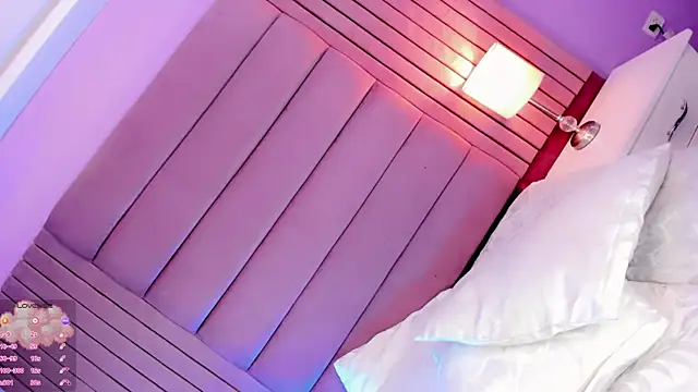 Camille_deluxe webcam