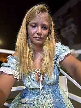 AnastasiaAniess live cam on StripChat