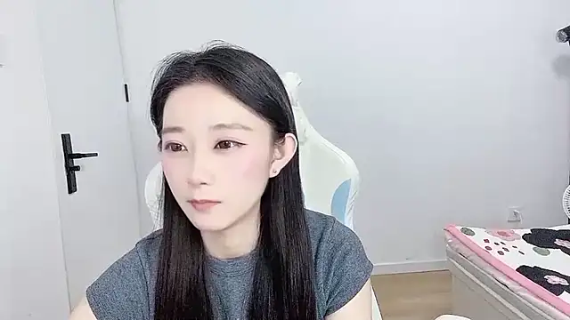 -qingqing (F young) - 完成目标上空诱惑（不漏点）三分钟