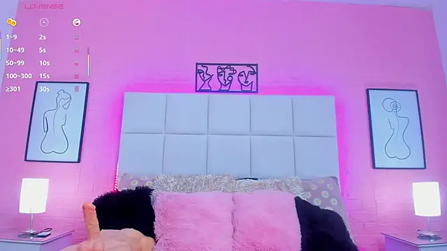 charlotte_kisss webcam