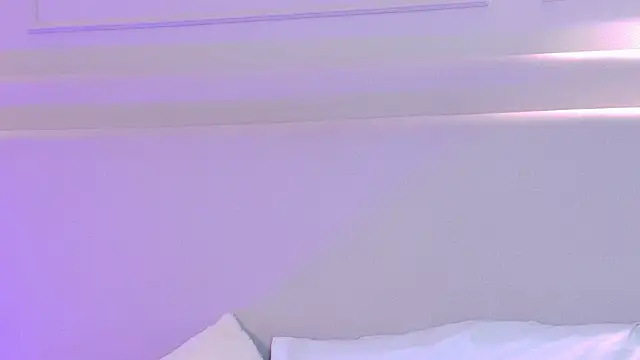 NaomiKlarc webcam