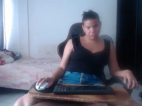 Adriana_0312 webcam