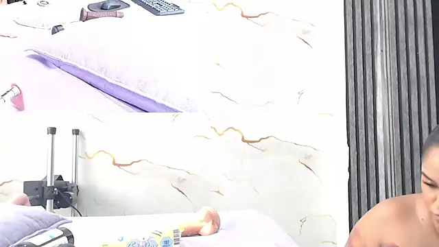 Emma_trons_ webcam
