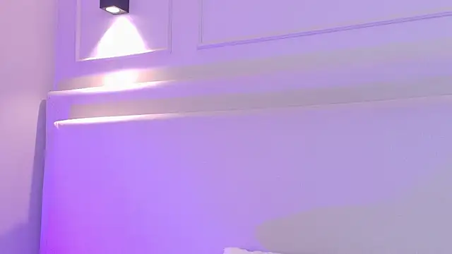 NaomiKlarc webcam