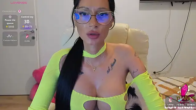 kissnicol32 - Kissnicol32's free webcam - UK Sex Cams