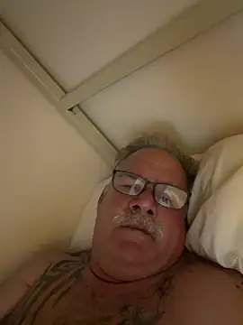 Caesar_Baxter webcam