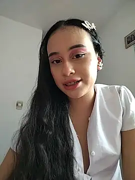 L0lita_Emi12 webcam