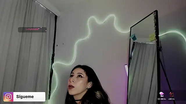 Sara_Foxx1 webcam