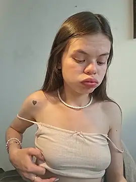 _Isabella-7 webcam