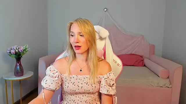 ElaraVoltage webcam