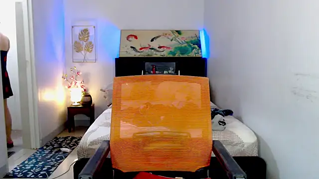 LovelyQueen69 webcam