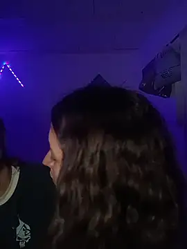 AlexxaAndRileyy webcam