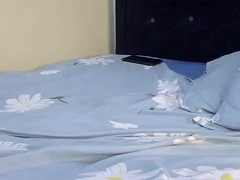 Aura_wild1 webcam