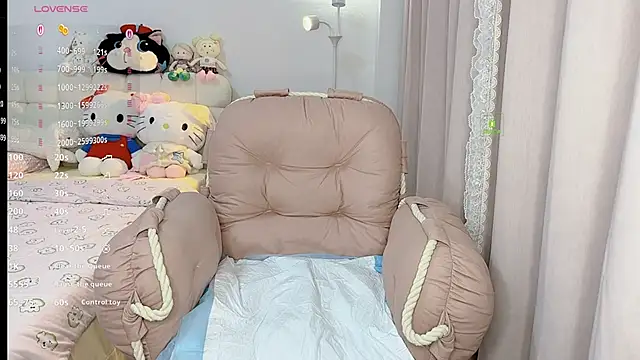 QiQiQi_ webcam