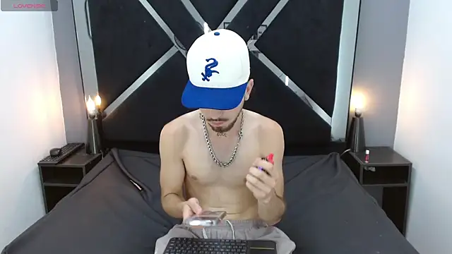 Lucas_Knight webcam