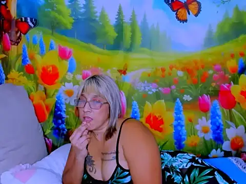 indianroxy webcam