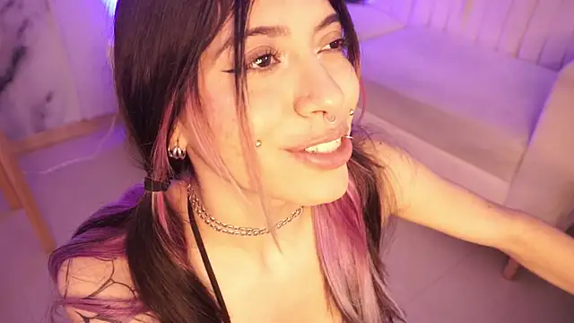 Violetta_Nur webcam