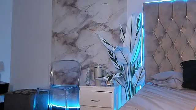 Maddyluxe webcam
