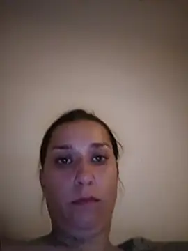 Bullhorygirl webcam