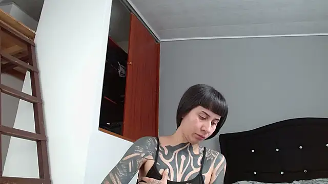 Emilia_1995 webcam