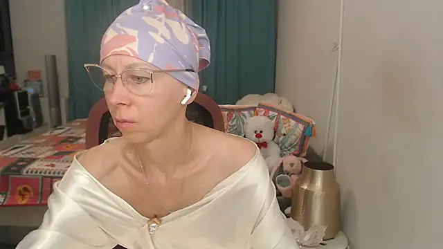 LuxuryNika webcam