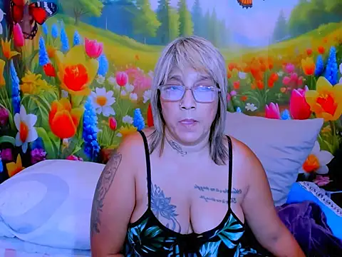 indianroxy webcam