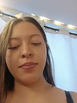 Clara_Belle webcam