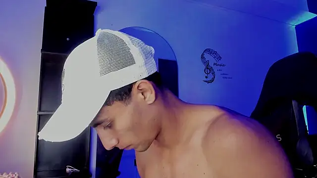 MaxiimoRomano_ webcam
