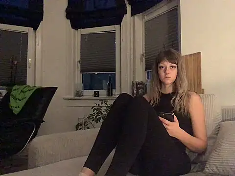 LaraaMaxx webcam