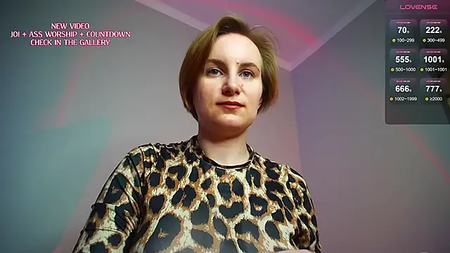 KinkyMissCherry webcam