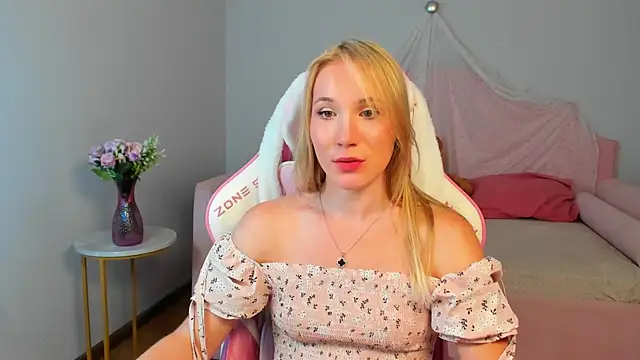ElaraVoltage webcam