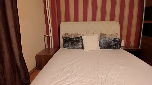 AshxleyPage webcam