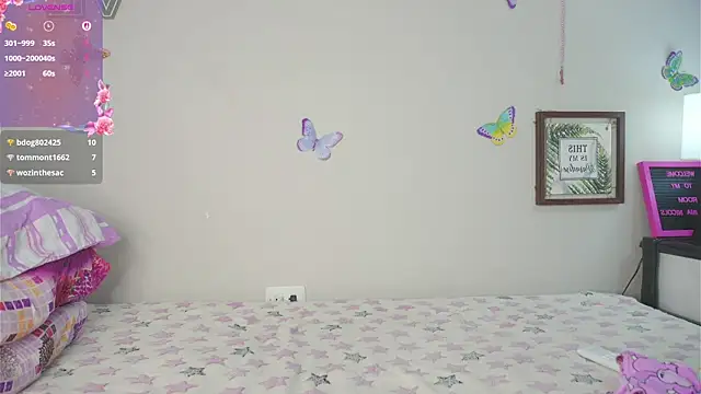 mia_nicols webcam