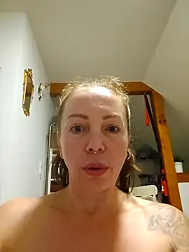 NicoletteNoir webcam