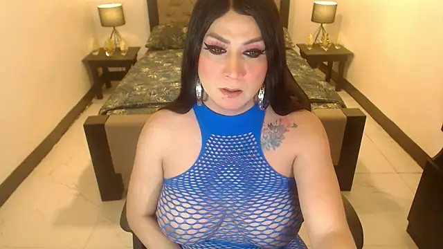 RealHugeCockTs webcam