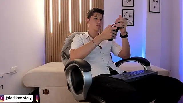 Dorianmistery2322_ webcam