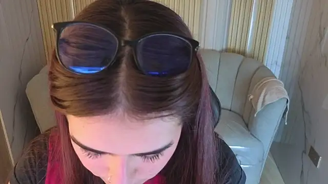 honey_bloom_cn webcam