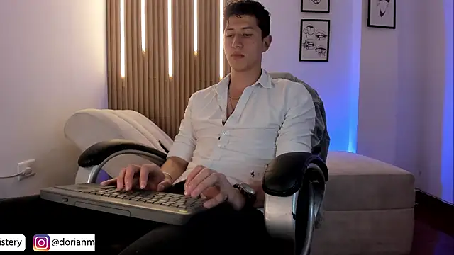 Dorianmistery2322_ webcam