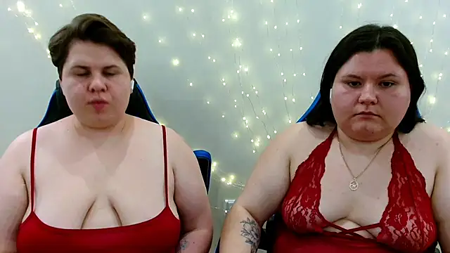 BeckyAndHellen webcam